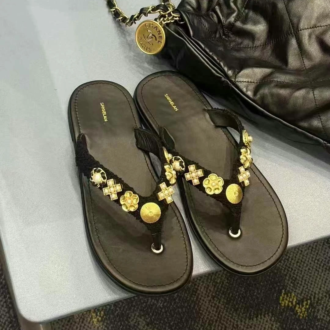 诗歌兰女鞋2025夏新款时尚水钻人字拖女外穿海边沙滩平底凉拖鞋