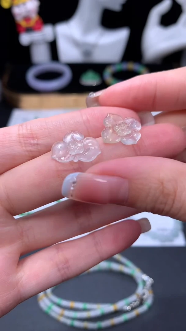 未镶嵌定制翡翠48小时鉴赏期 退货不扣服务费