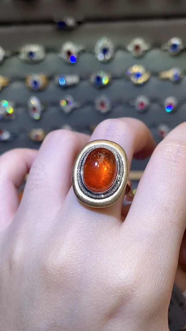 石榴石（芬达石）戒指18K金镶嵌9.15ct