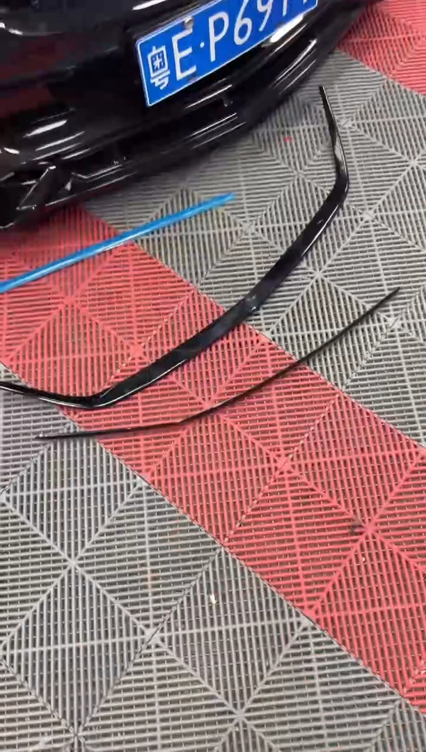 ct5饰条黑化三件套中网加后备箱