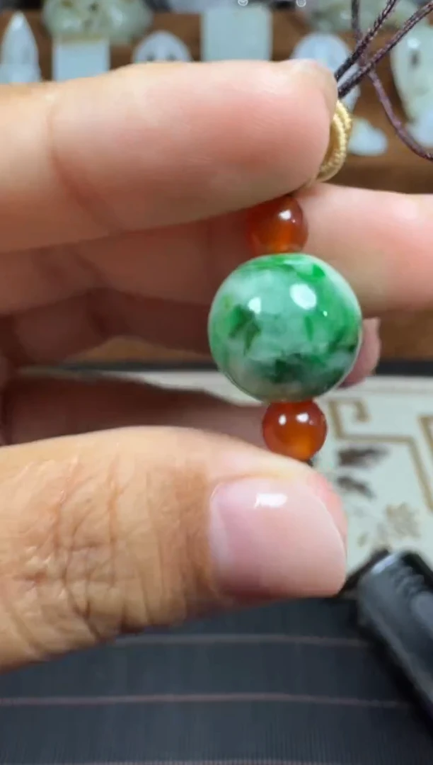 颈饰未镶嵌翡翠1
