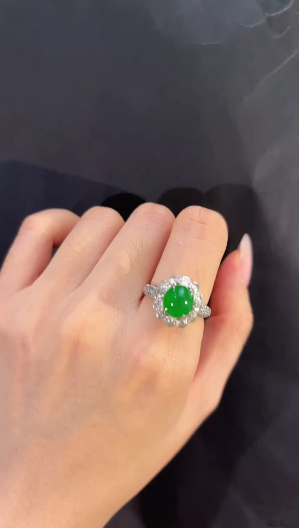 18K金镶嵌戒指翡翠蛋面戒指14圈多人不退不换