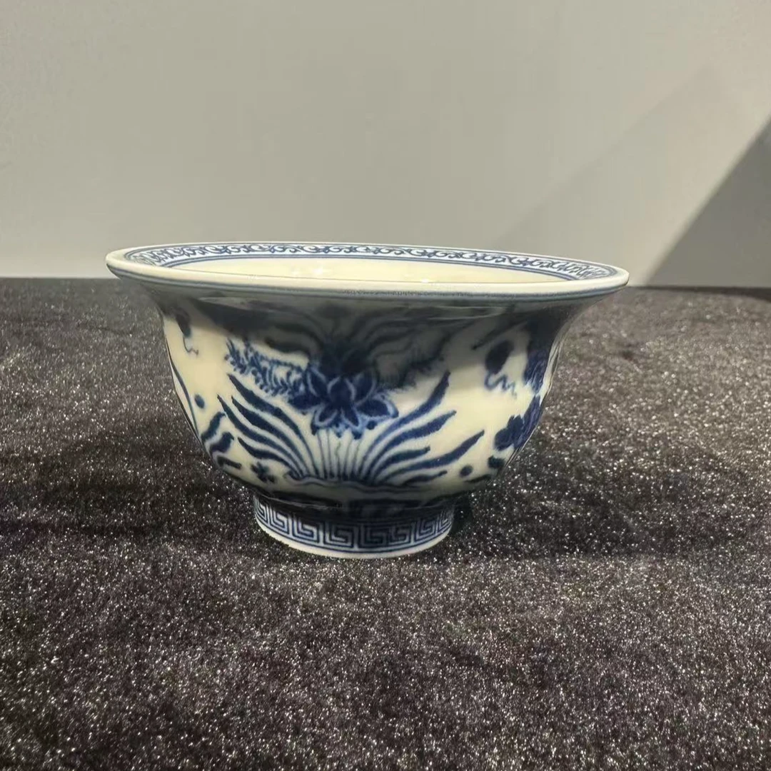 景德镇陶瓷青花鱼藻纹压手杯