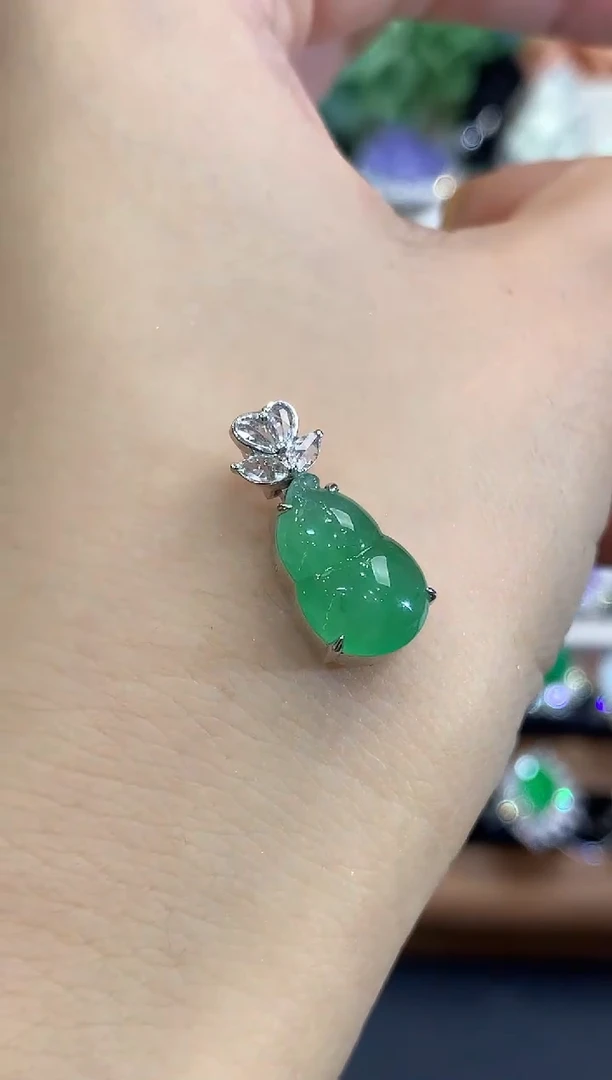 吊坠(不含链)18K金镶嵌翡翠C13  多样性一件发货