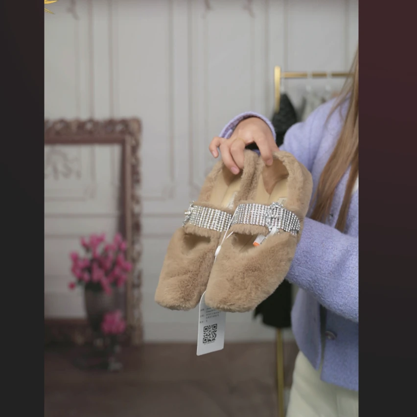 95新 JIMMY CHOO/吉米周 麦殿/平底鞋37.5码/251128SJD5J02