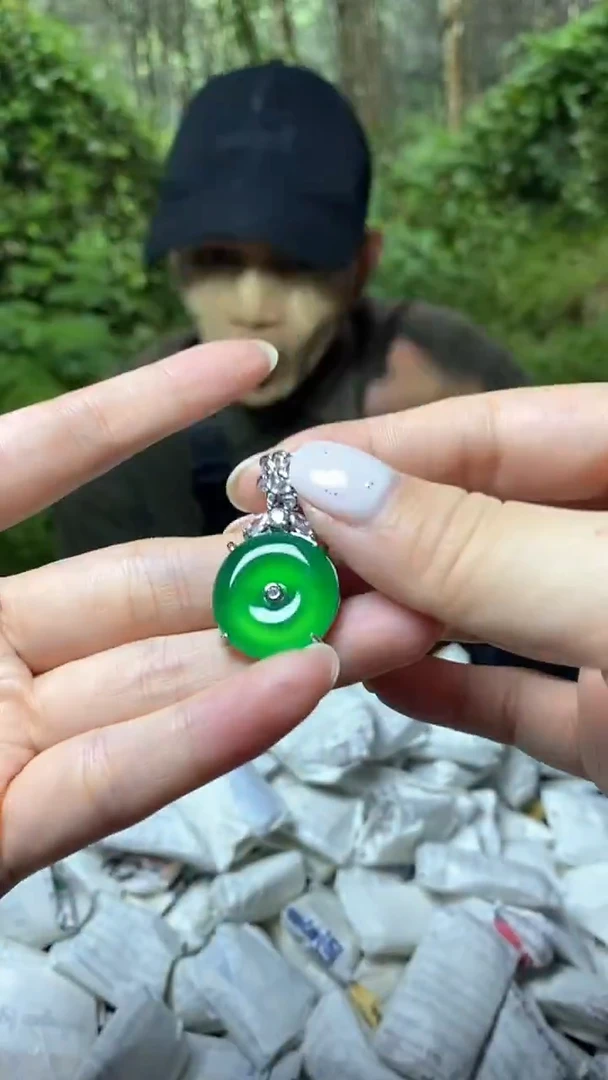 满色吊坠  所见即所得！