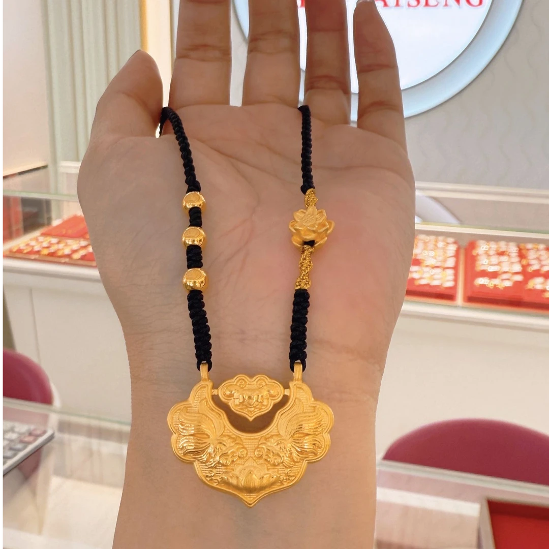 Chow Tai Seng/周大生双旦礼物足金古法双鱼锦鲤锁编织编绳吊坠