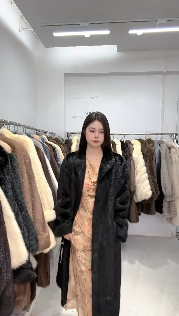 反季买皮草别墅靠大海