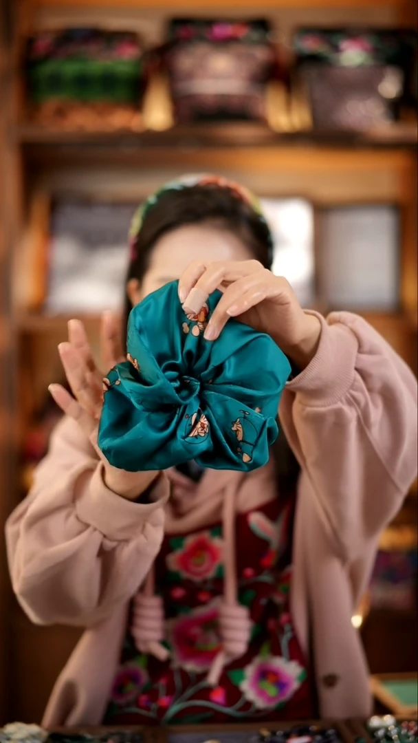 刺绣私人定制苗族手工A909