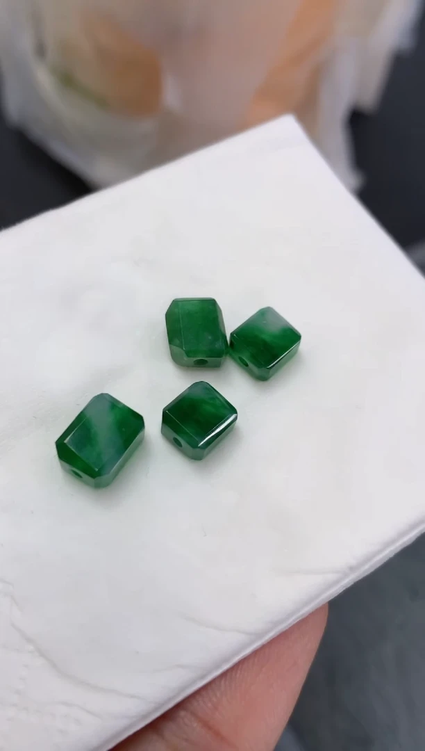 未镶嵌定制翡翠甄**品毛货