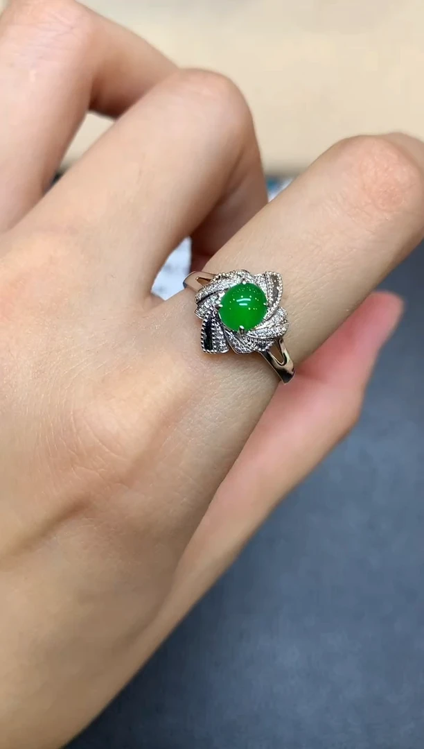 18K金镶嵌戒指翡翠蛋面【无服务费