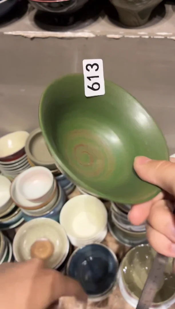 瓷片八****㋛613微瑕手刷绿小碗1个