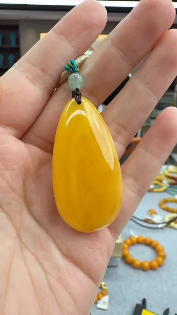 琥珀颈饰未镶嵌579秒拍号 假一罚三