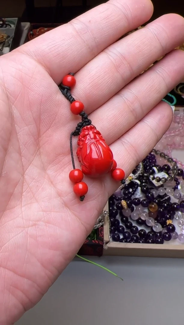玛瑙/玉髓挂件未镶嵌朱砂貔貅挂件