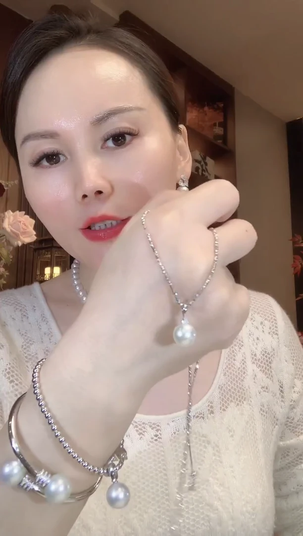 18K金镶嵌吊坠(不含链)海水珍珠C43