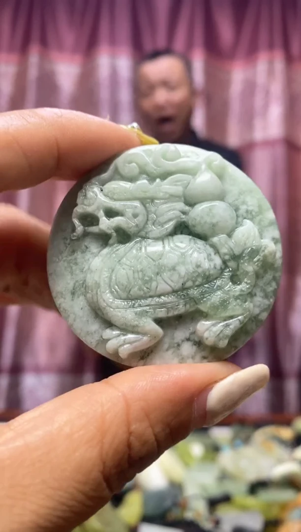 未镶嵌岫玉吊坠