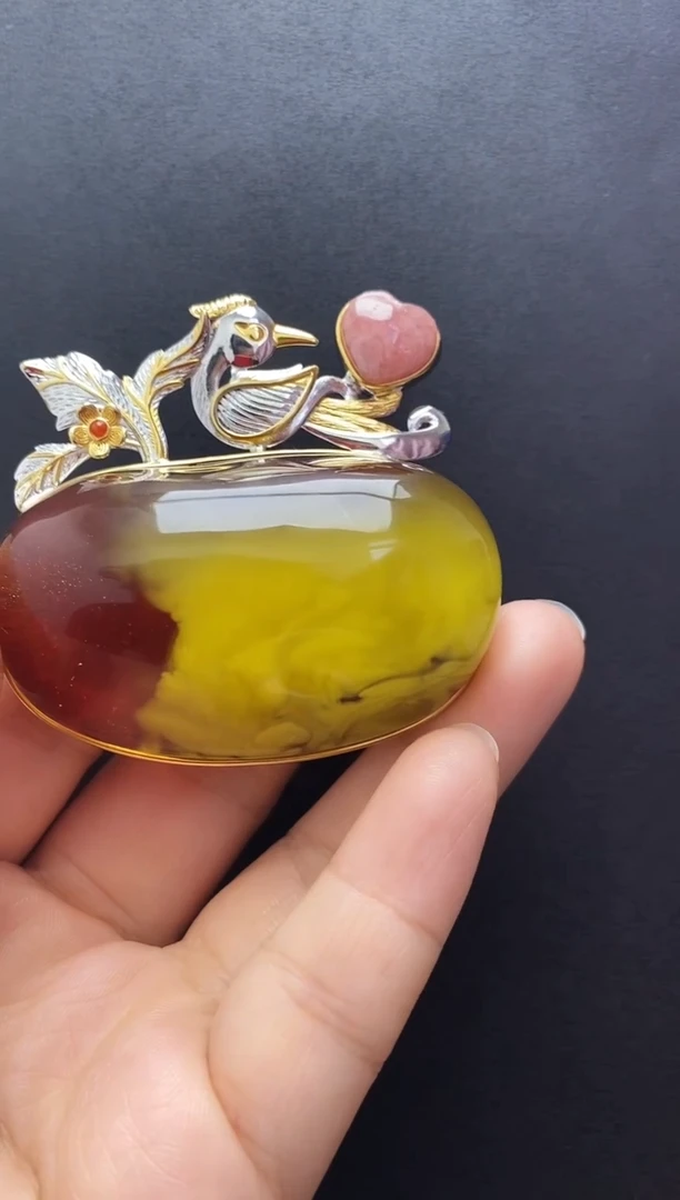 裸石琥珀未镶嵌吊坠