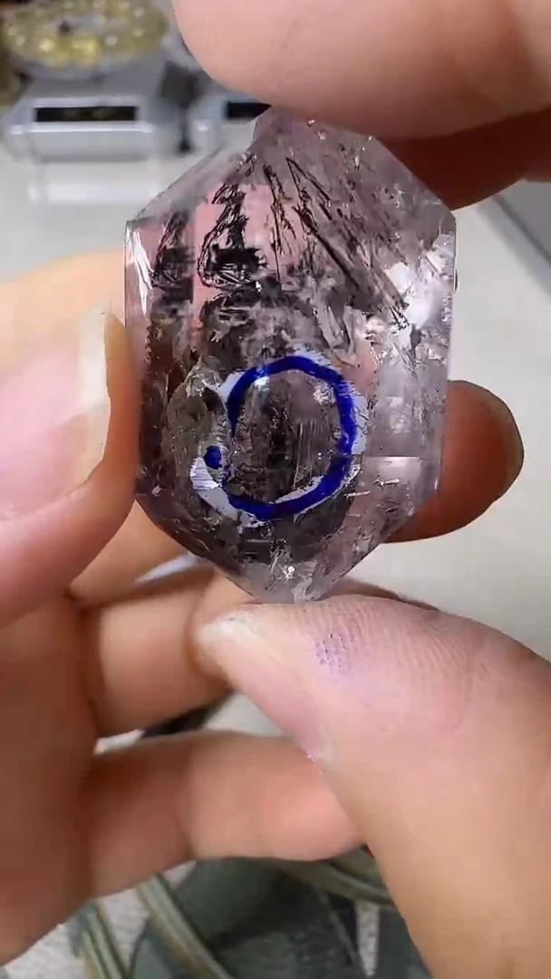 颈饰未镶嵌水晶26矿坑微瑕