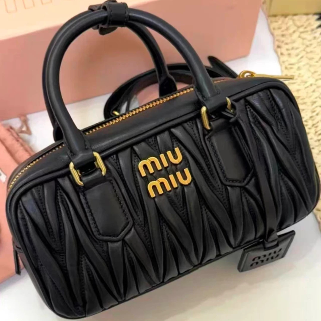 95新 MIU MIU/缪缪 安洁利严选手提包/0012638