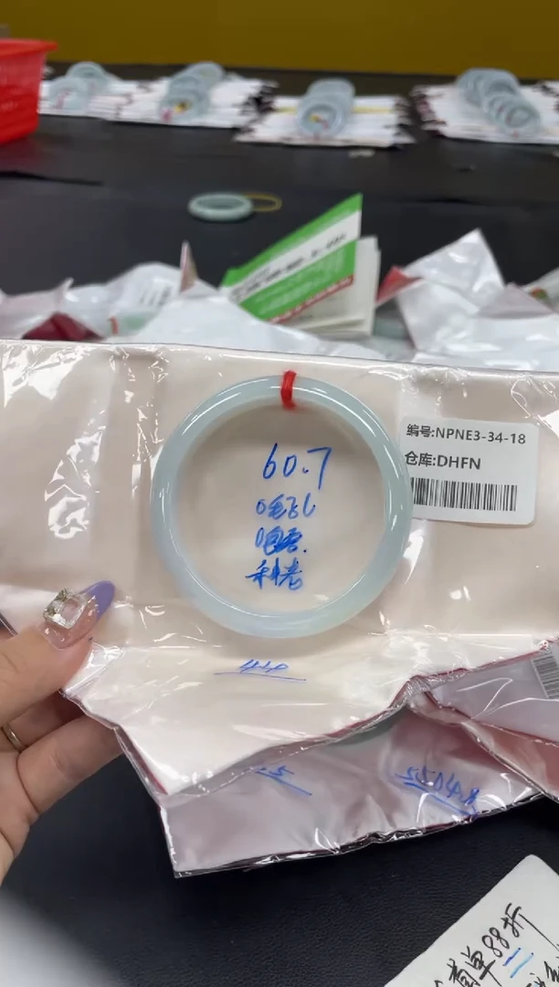 未镶嵌手镯翡翠翡翠手镯