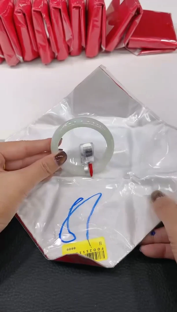 【闪购商品】翡翠手镯未镶嵌手镯