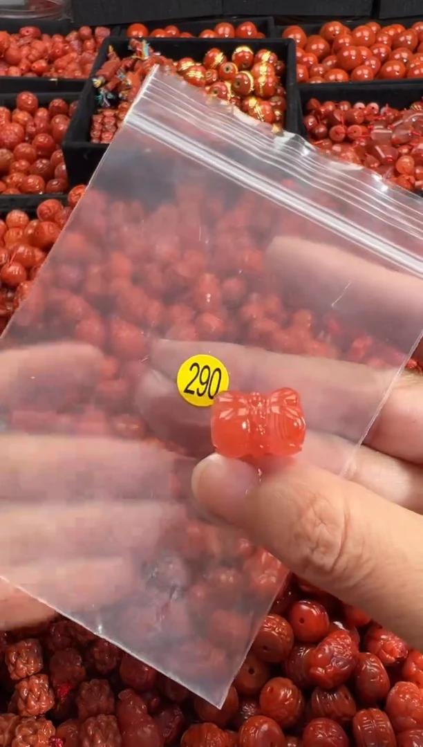 颈饰未镶嵌南红玛瑙1