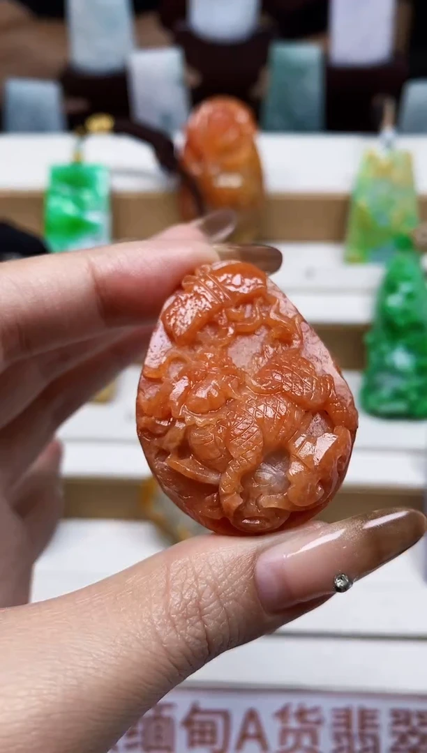 颈饰未镶嵌翡翠1