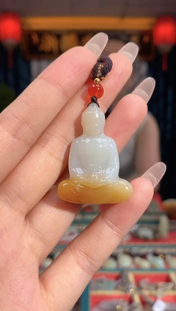 和田玉未镶嵌颈饰大日如来