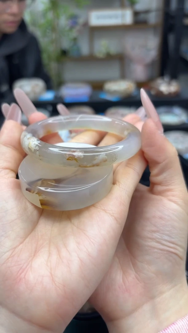 【闪购商品】石英质玉手镯未镶嵌C74(54圈赠送镯心)