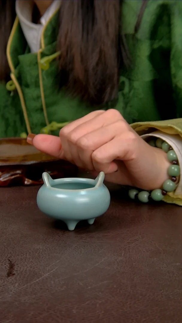 仿古支钉迷你扁香炉不完美 简装