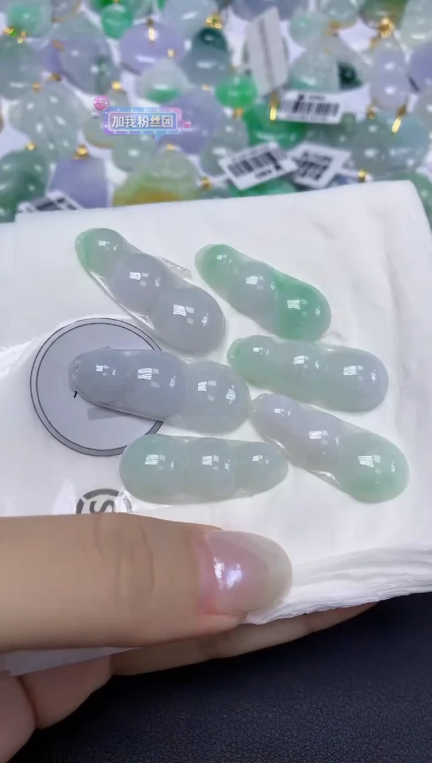 翡翠未镶嵌颈饰天然缅甸翡翠A货多样性发其一