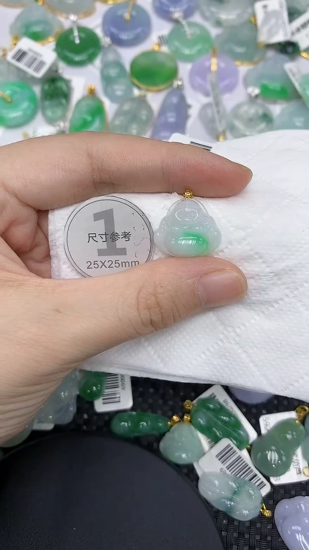 颈饰18K金镶嵌翡翠1