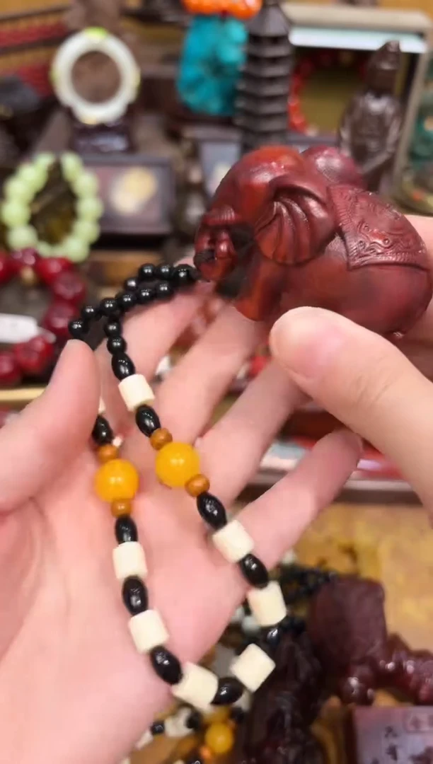 檀香紫檀（小叶紫檀）8业业业业业业业业