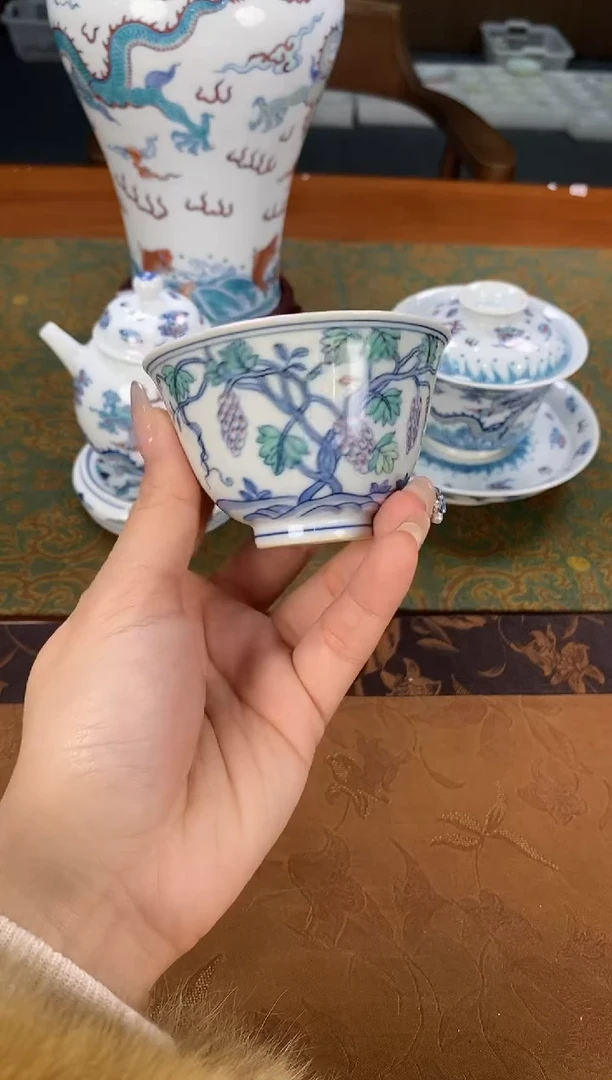 【闪购商品】斗彩女将军涂杏花葡萄杯