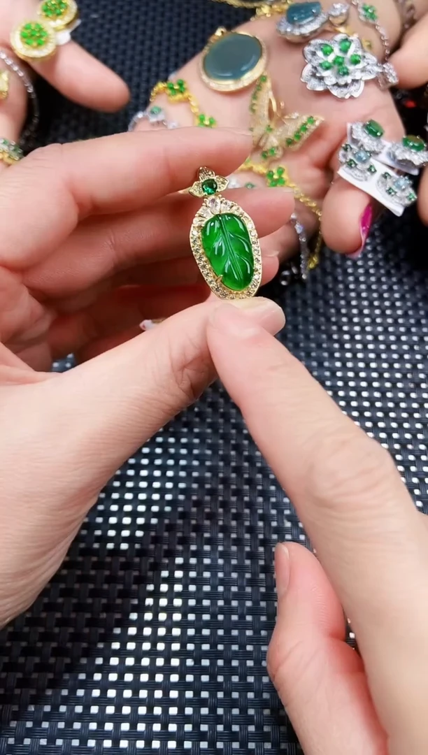 【闪购商品】翡翠吊坠(不含链)未镶嵌11111111