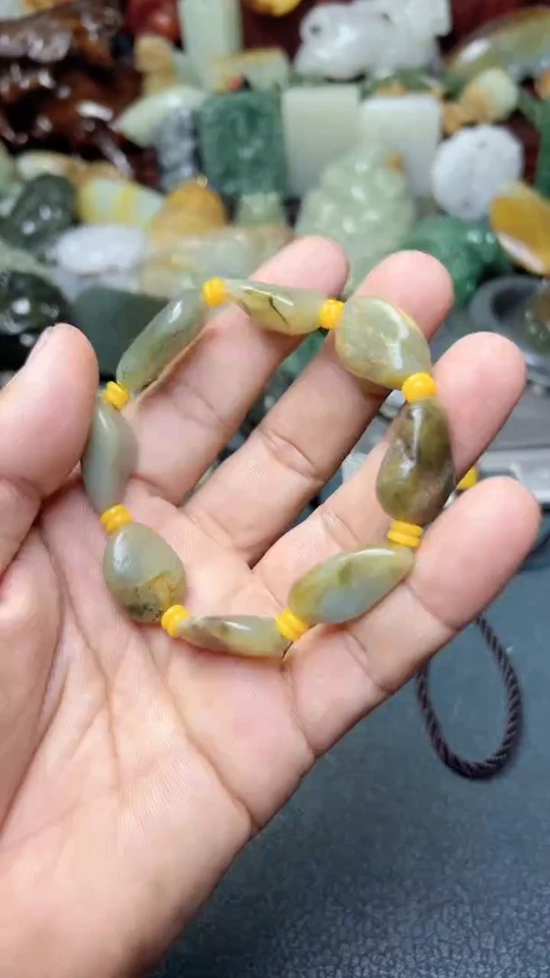 和田玉未镶嵌把件-