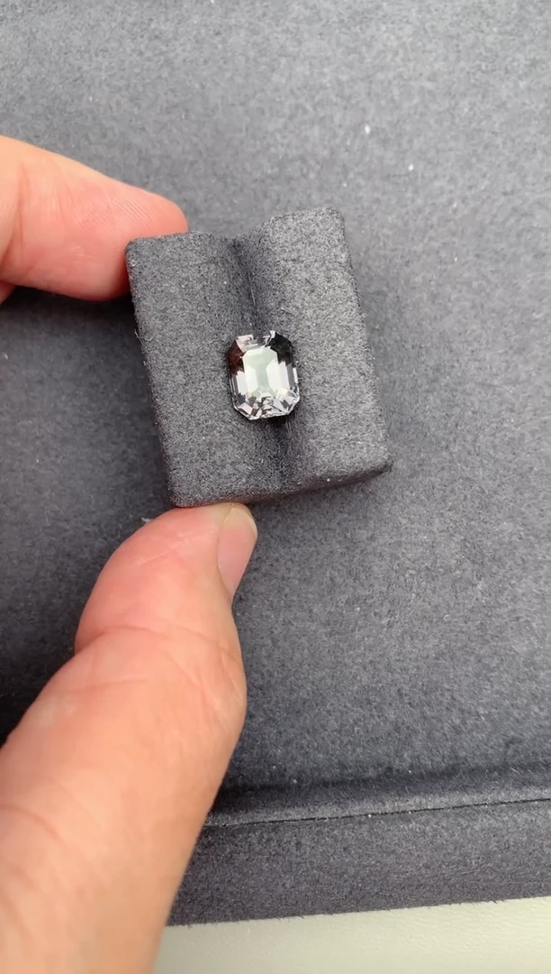 未镶嵌尖晶石珠宝半成品3.1ct灰尖晶 BF