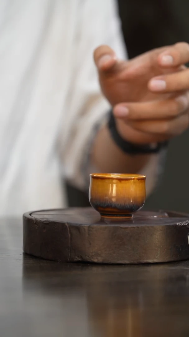 34柴房陶瓷柴烧禅定一口杯，因柴烧特性，每只都略有不同~