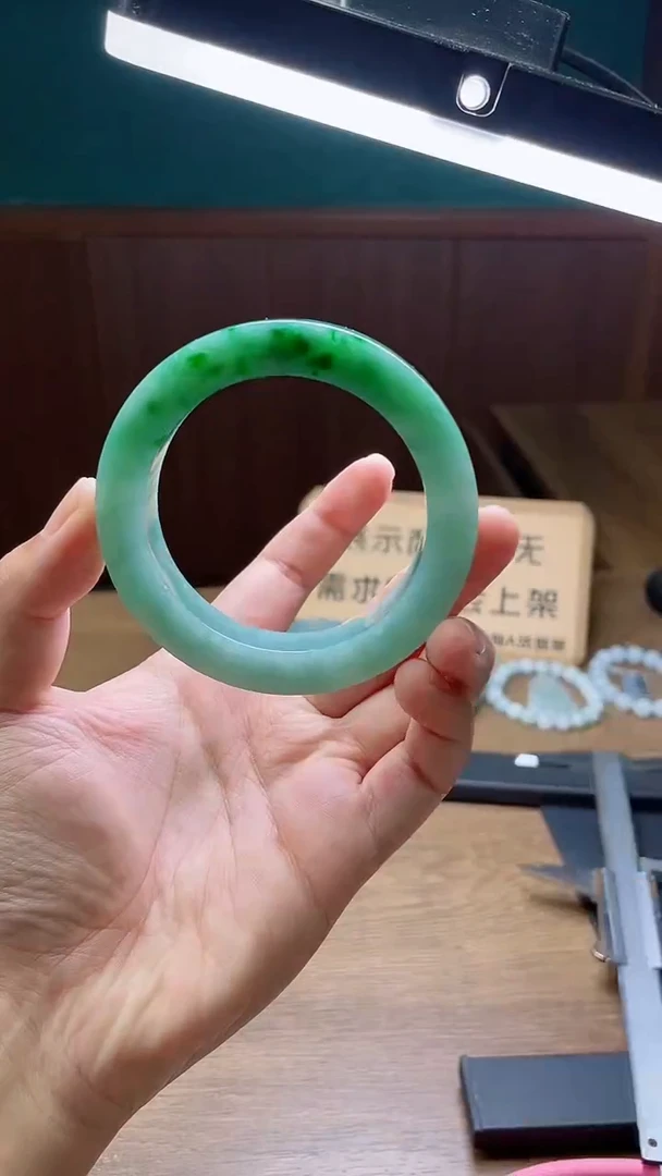 定制翡翠手镯未镶嵌W***n定制