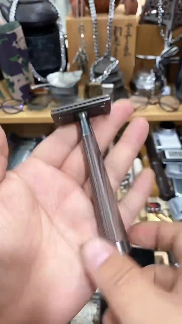 瓷片闪购商品  如图所示
