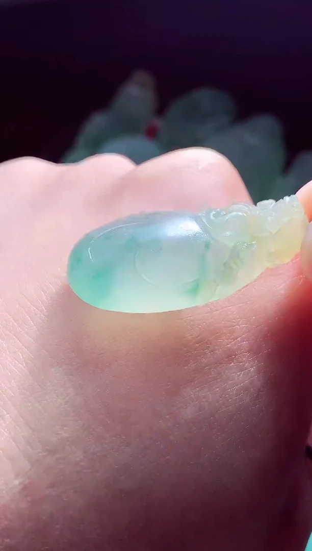 未镶嵌定制翡翠执**?翡翠毛货定制