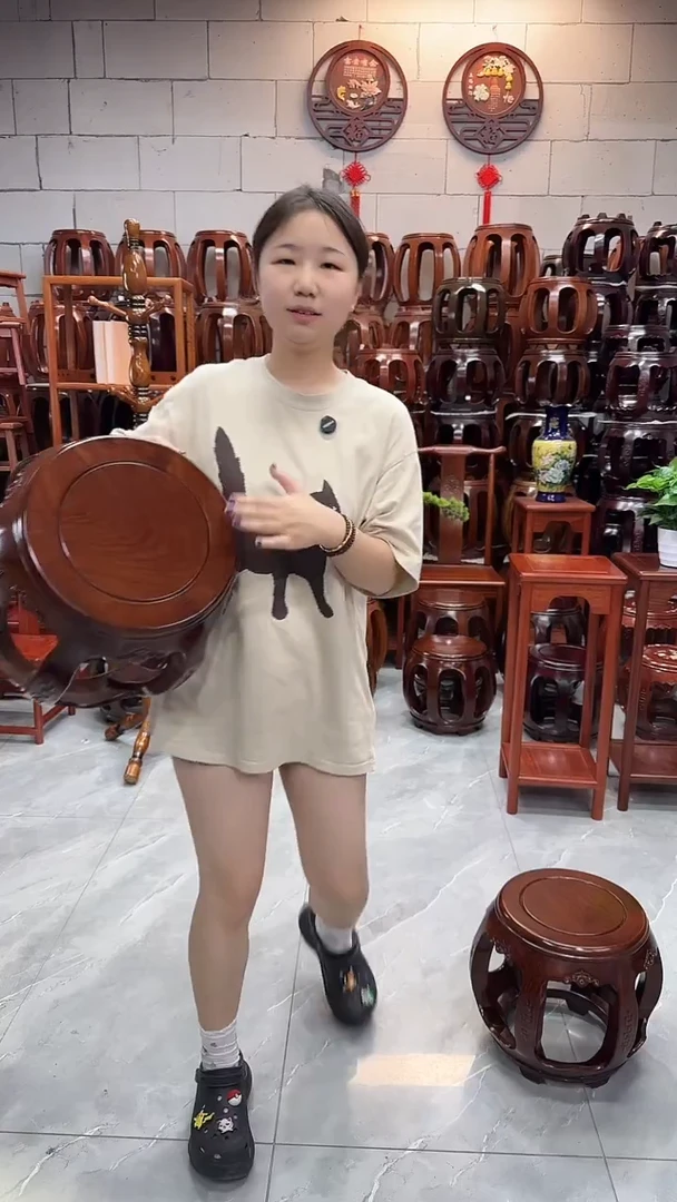 花梨木类家具胡桃色大号雕花鼓凳一对（二个）