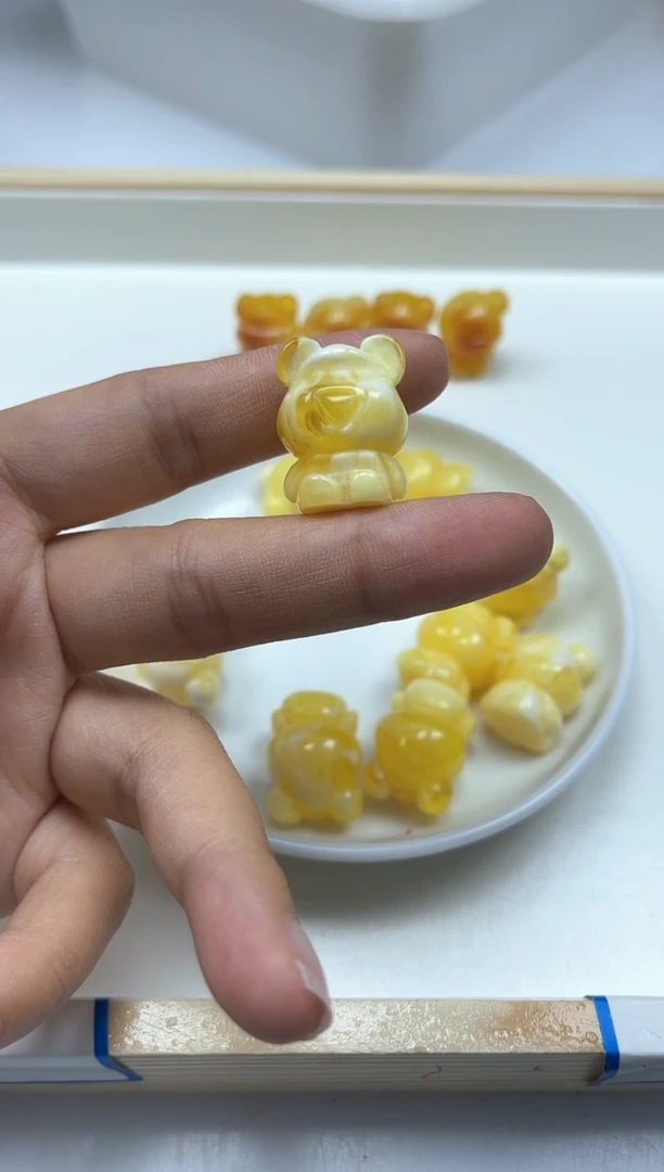 未镶嵌蜜蜡裸石M54白花蜡 中熊1个9.9元