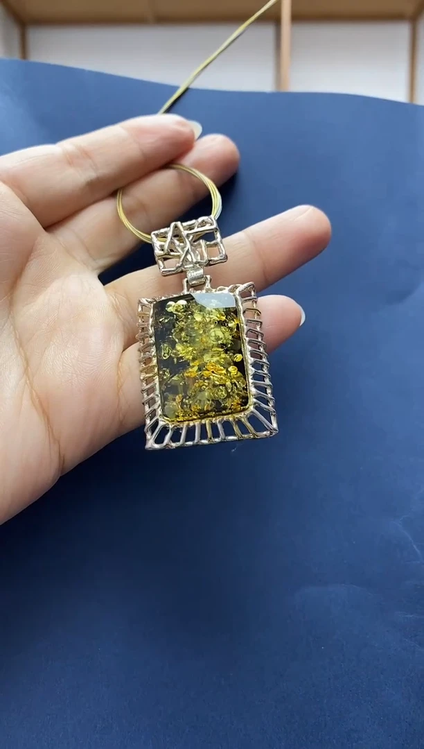 裸石琥珀未镶嵌吊坠