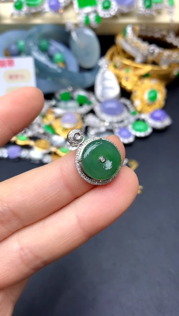 颈饰18K金镶嵌翡翠随**好295-中国好珍宝