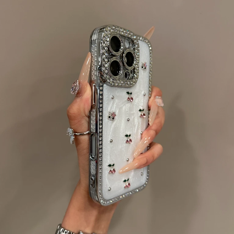 高级镶钻立体樱桃KT猫适用iPhone16手机壳14苹果15promax新款13