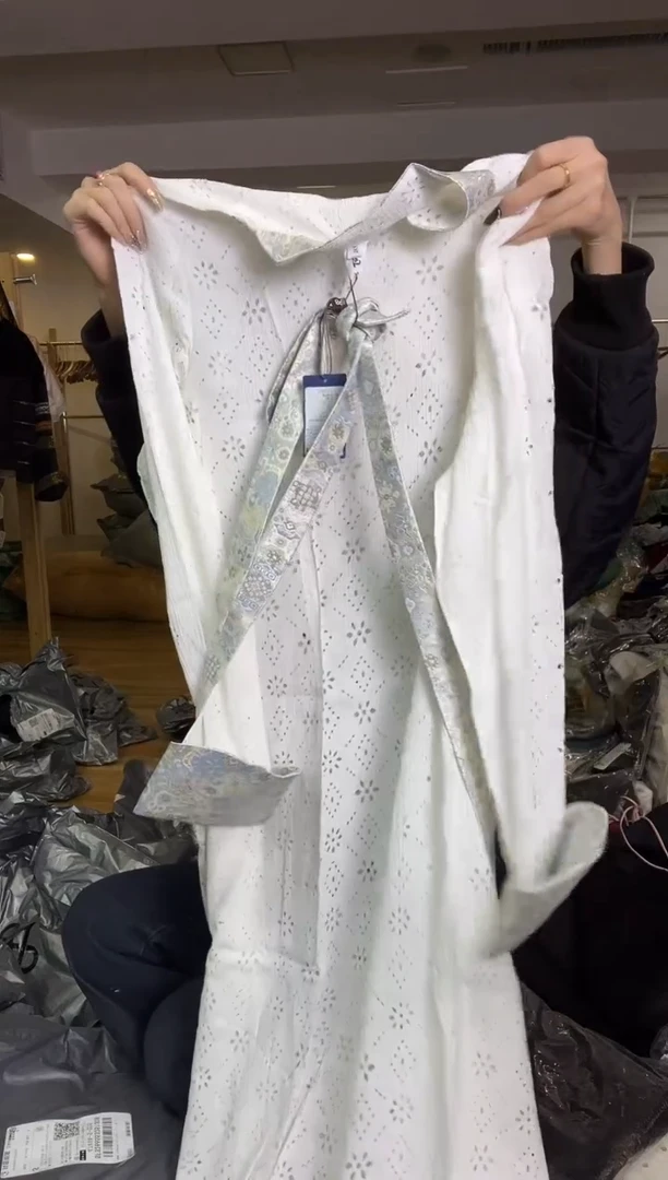 连衣裙       2XL码    130-140斤