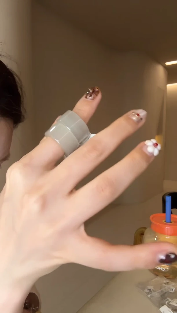 未镶嵌戒指和田玉14码飘紫多样性发其一