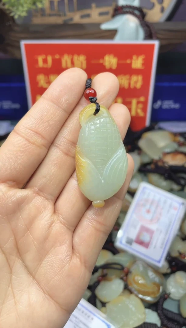 颈饰未镶嵌和田玉1