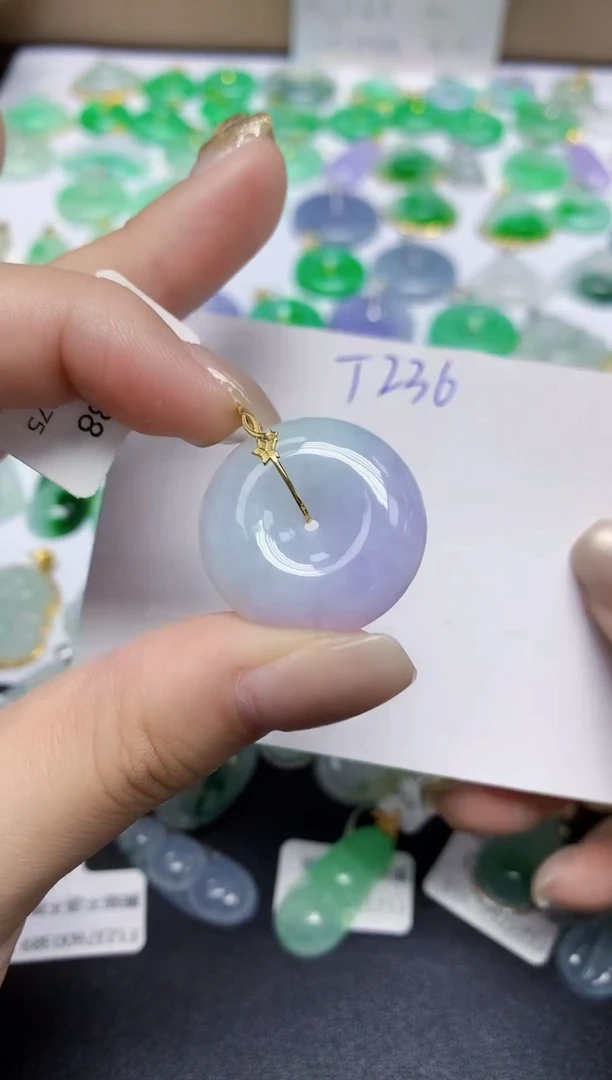 颈饰18K金镶嵌翡翠天然缅甸翡翠A货翡翠百元以上9元证书费自理